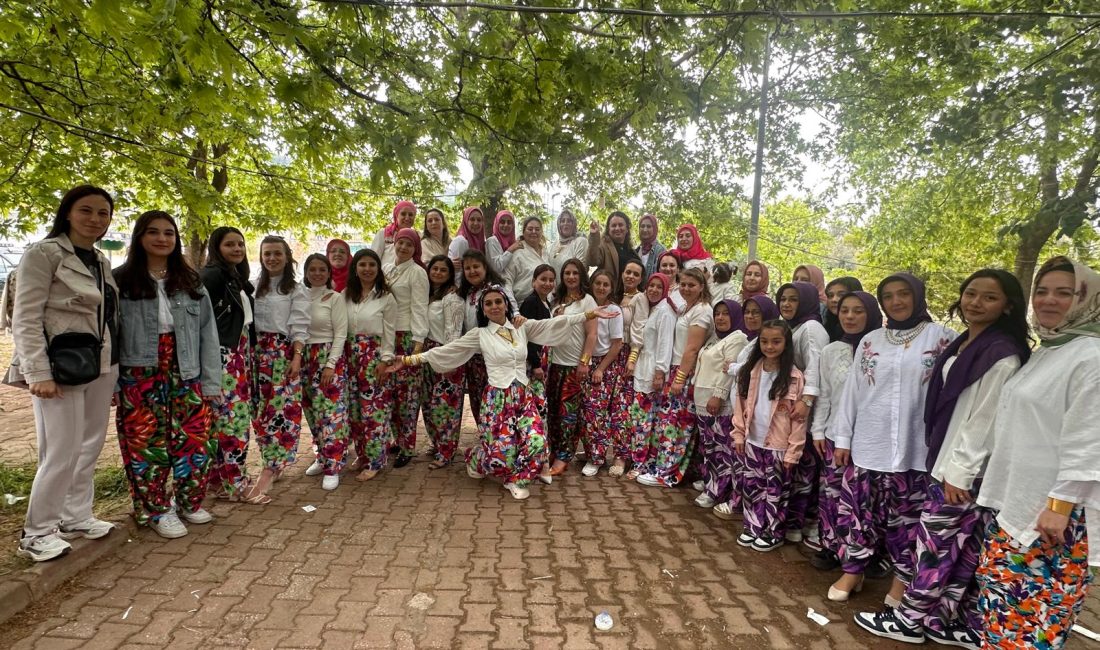 Bursa'nın Orhangazi ilçesine bağlı Çeltikçi Mahallesi, hafta sonu geleneksel Hıdırellez