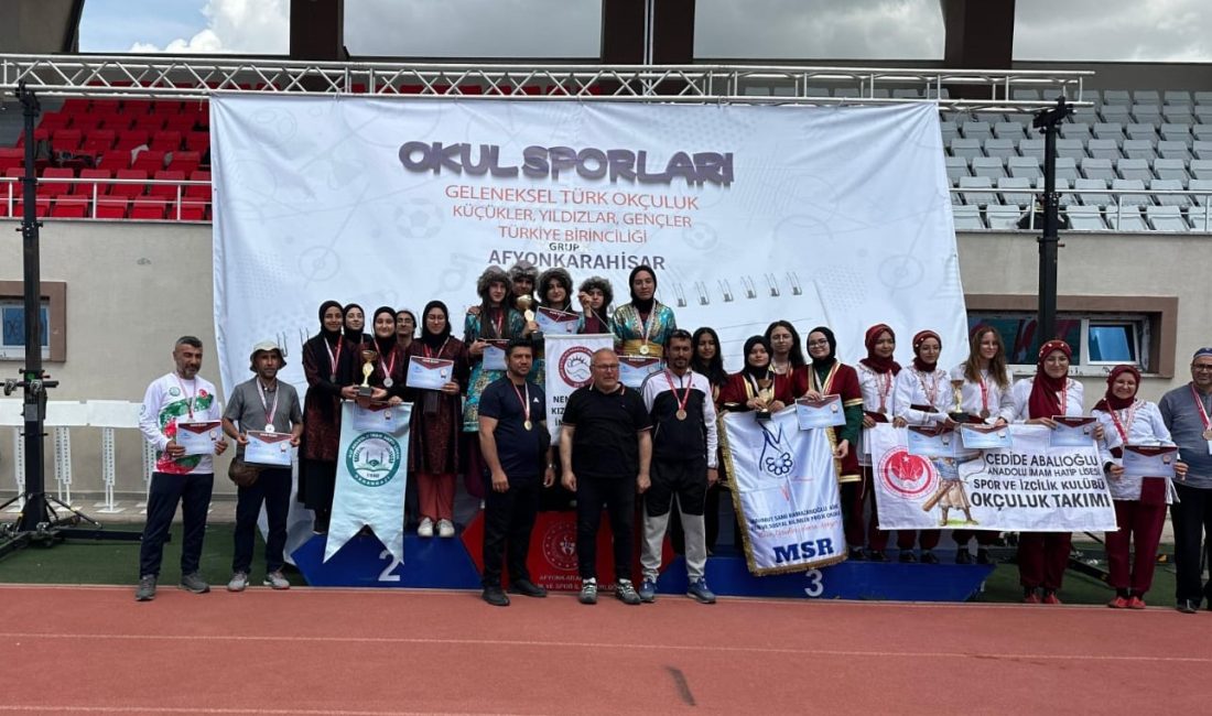 Orhangazi Kız Anadolu İmam Hatip Lisesi geleneksel Türk okçuluğu takımı,