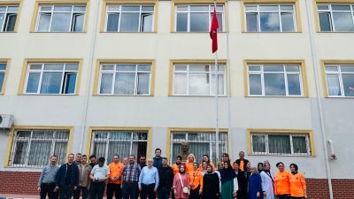 Bursa Orhangazi İmam Hatip Okulu’nda, öğrencilerin ve personelin deprem anında