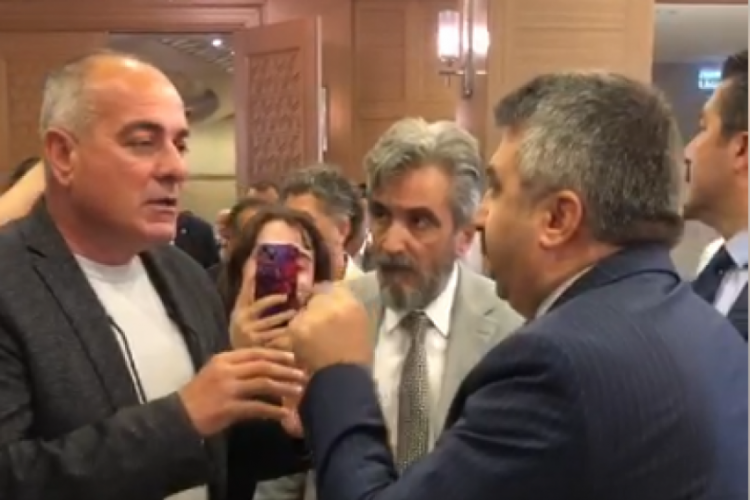 BUSKİ Genel Kurulu'nda yaşanan oylama krizi, toplantıda tansiyonun yükselmesine neden