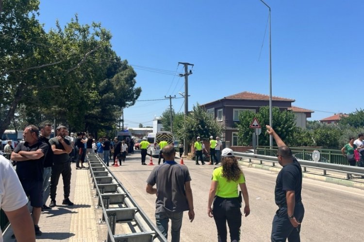 Bursa'nın merkez Osmangazi ilçesine bağlı İsmetiye Mahallesi'nde çıkan orman yangını