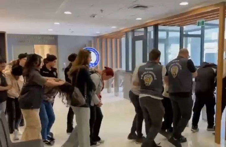 Bursa İl Emniyet Müdürlüğü koordinasyonunda, 25 ilde 33 ayrı adrese