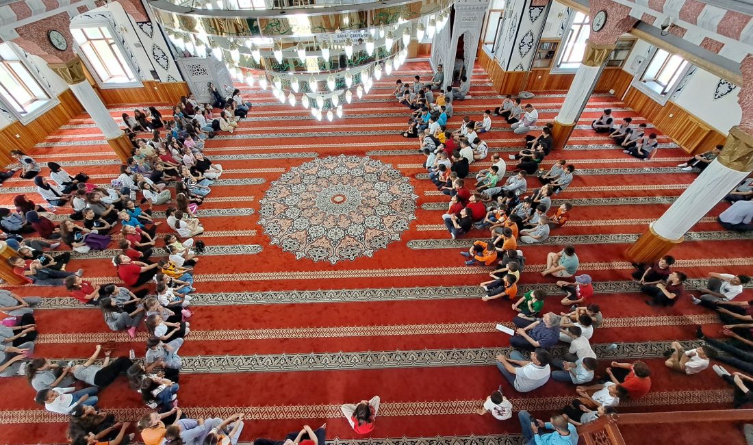 Bursa'nın Orhangazi ilçesinde ilçe müftülüğü tarafından 2024-2025 eğitim öğretim yılı