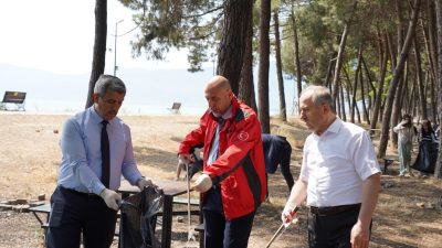 Bursa'nın Orhangazi ilçesinde Dünya Çevre Günü kapsamında İznik Gölü çamlık