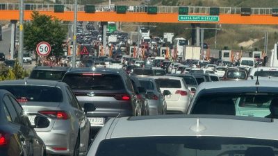 Kurban Bayramı tatilinin 4'üncü gününde İzmir -  İstanbul Otoyolu'nun