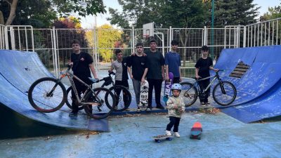 Bursa'nın Orhangazi ilçesinde  gençlerin spor yaptıkları sosyal alanlardan biri olan