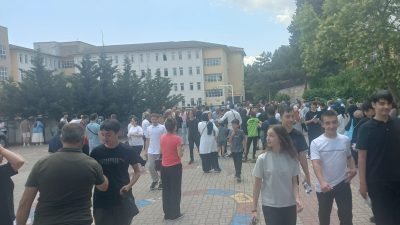 Bursa'nın Orhangazi ilçesinde bugün gerçekleşen Liselere Geçiş Sistemi (LGS) sınavında