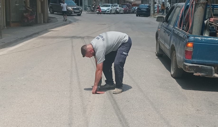 Bursa'nın Orhangazi ilçesinde zamanla kırılarak sadece bağlantı yeri kalan ve