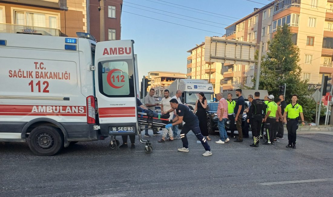 Bursa'nın Orhangazi ilçesinde, ışıklı kavşaktan karşıya geçmek için hareket eden