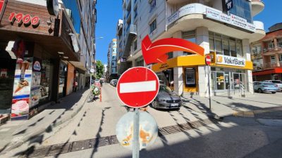 Bursa'nın Orhangazi ilçesinde, kentin en işlek caddesi üzerinde bulunan bir