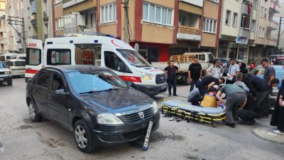 Bursa'nın Orhangazi ilçesinde meydana gelen trafik kazasında otomobil ile motosiklet