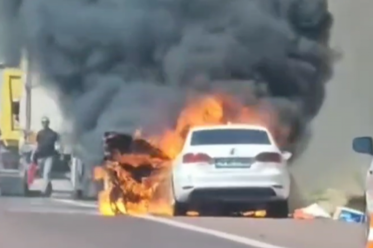 Gebze - Orhangazi - İzmir otoyolu üzerinde seyir halinde olan