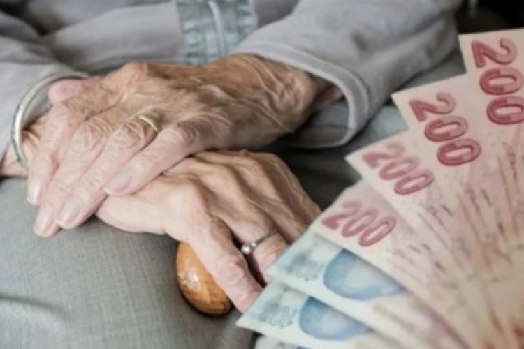 Kamu bankaları emeklilere yönelik yeni promosyon kampanyalarını duyurdu. Bankalar rekabeti
