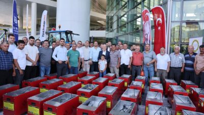 Kırsal kalkınma yatırımlarını hız kesmeden sürdüren Büyükşehir Belediyesi, çiftçilerin ürettikleri
