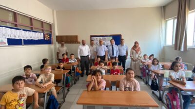 İlçe Kaymakamı Zafer Karamehmetoğlu, İlçe Belediye Başkan Yardımcısı Lütfü Bakırdan,