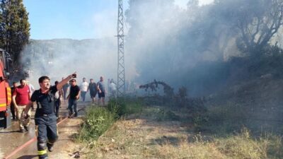 Kocaeli'nin Karamürsel ilçesi ormanlık bölgede yangın başladı.