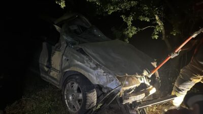 
Bursa'nın İznik ilçesinde Sakarya yolu üzerinde meydana gelen trafik kazasında,