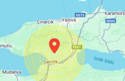 Orhangazi'de hissedilen 4.3 büyüklüğünde deprem meydana geldi. Sarsıntıyı hissedenler panikle
