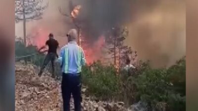 Bursa'da alevlere müdahale ederken kalp krizi geçiren itfaiye görevlisi kurtarılamadı.