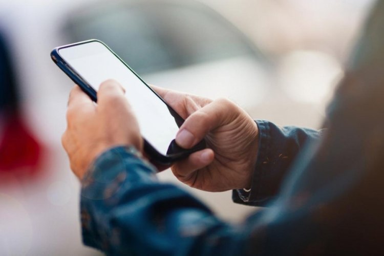 Cep telefonu bağımlılığının ciddi bir problem olduğunu belirten uzmanlar, sosyal