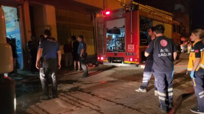 Bursa'nın Orhangazi ilçesinde gece saatlerinde bir apartman boşluğuna atılan sigara