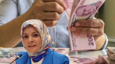 Aile ve Sosyal Hizmetler Bakanı Mahinur Özdemir Göktaş, evlerinde bakılan