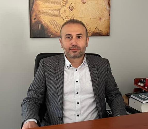 Bursa'nın Gemlik ilçesinde, ilçenin tanınmış iş insanlarından Kenan Çakır bir