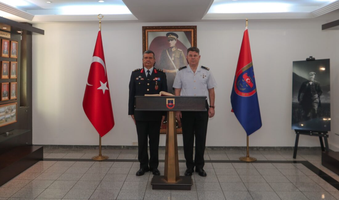 Jandarma Genel Komutanlığı Lojistik Komutanı Tümgeneral Ersel Özer, bir dizi