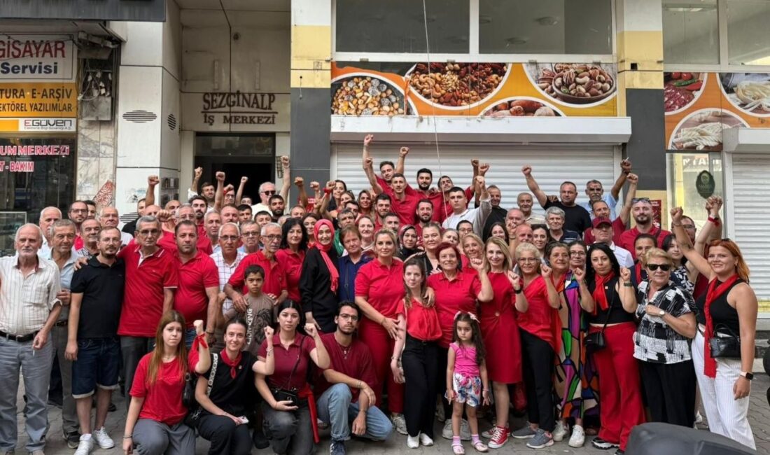 Bursa'nın Orhangazi ilçesinde İlçe Başkanlığı'nda gerçekleşen mahalle delege seçimlerinin ilk