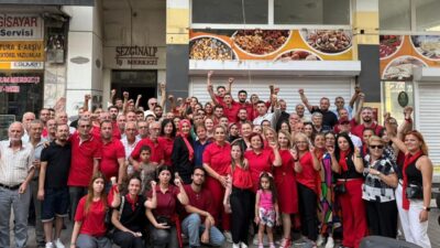 Bursa'nın Orhangazi ilçesinde İlçe Başkanlığı'nda gerçekleşen mahalle delege seçimlerinin ilk