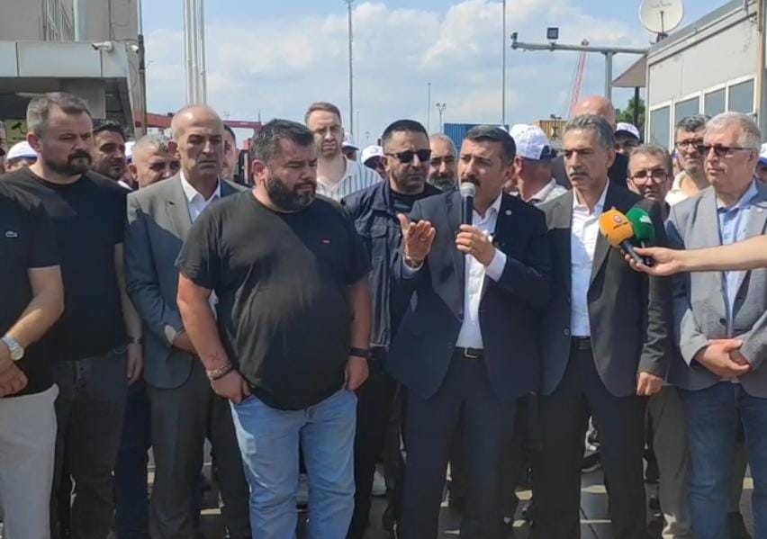 Gemlik RODA Limanında Liman İş Sendikasının yetki almasının ardından başlayan