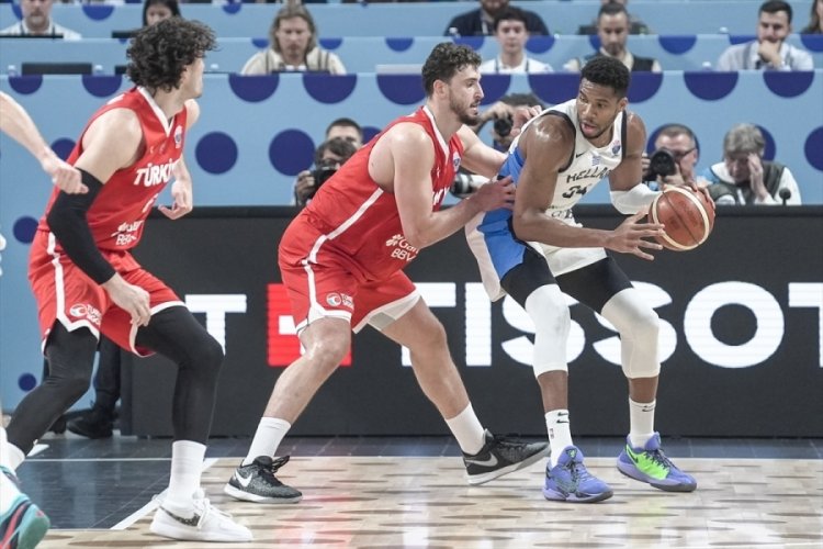 FIBA Erkekler Avrupa Şampiyonası (EuroBasket 2025) yarı final maçında 12