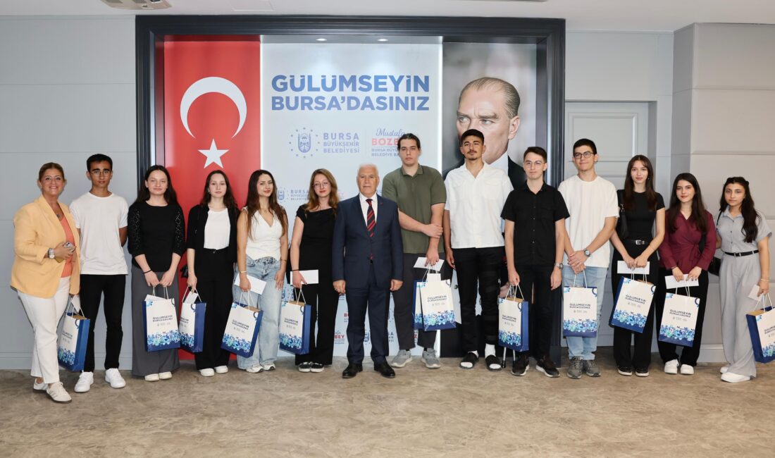Bursa Büyükşehir Belediyesi’nin BUSMEK aracılığıyla düzenlediği ücretsiz Yükseköğretim Kurumları Sınavı