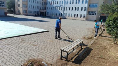 Bursa'nın Orhangazi ilçesinde 2025-2026 eğitim-öğretim yılı öncesinde ilçe genelindeki tüm