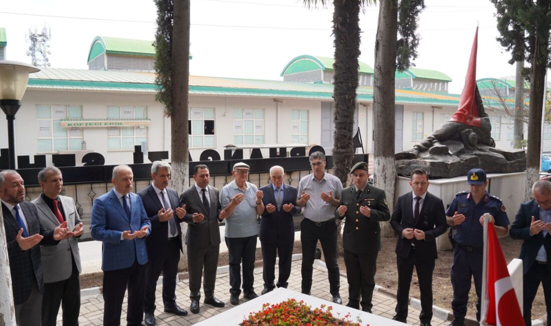 Kaymakam Zafer Karamehmetoğlu, protokol üyeleri ve şehit ailesi, Şehit P.