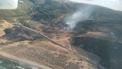 Bursa'nın Mudanya ilçesi, Eğerce Mahallesi'nde çıkan orman yangını, havadan ve
