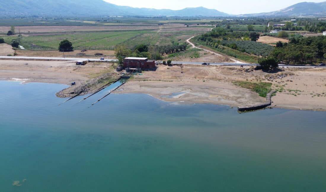 Bursa'da, çekilmesi ile gündemde olan İznik Gölü'nün Orhangazi sahilinde, güvenlik