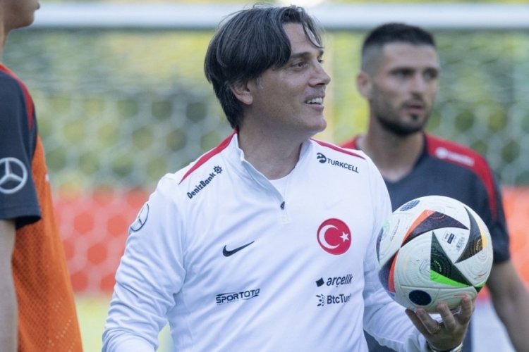 Türkiye Futbol Federasyonu (TFF) Başkanı İbrahim Hacıosmanoğlu, A Milli Takım