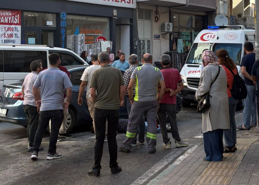 Bursa'nın Orhangazi ilçesinde meydana gelen trafik kazasında motosiklet ile otomobil