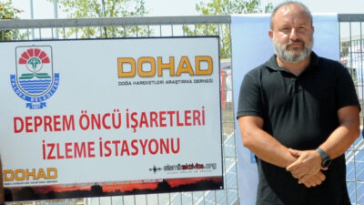 Bursa'da İznik Gölü'nün yüzeyinde görülen yılanların depremin habercisi olduğu yönündeki