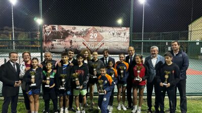
Bursa’da 29 Ekim Cumhuriyet Bayramı etkinlikleri kapsamında düzenlenen Cumhuriyet Tenis