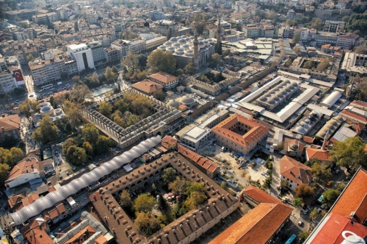 Bursa Kapalı Çarşı altın fiyatları haftanın ilk gününde yatırımcılara hareketli