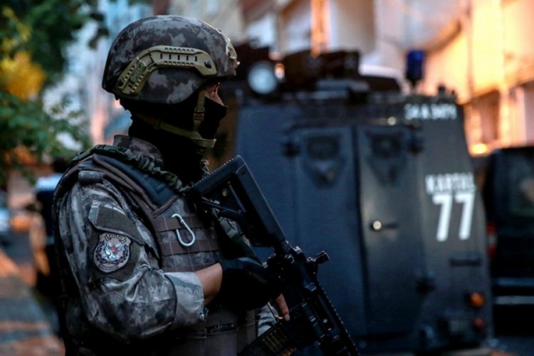 Bursa'da terörle mücadele ekipleri, Karacabey'de yürütülen operasyonda DEAŞ bağlantılı 18