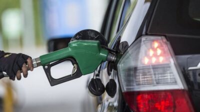 Petrol fiyatlarındaki artış akaryakıt fiyatlarına yansımaya devam ederken, benzine bu