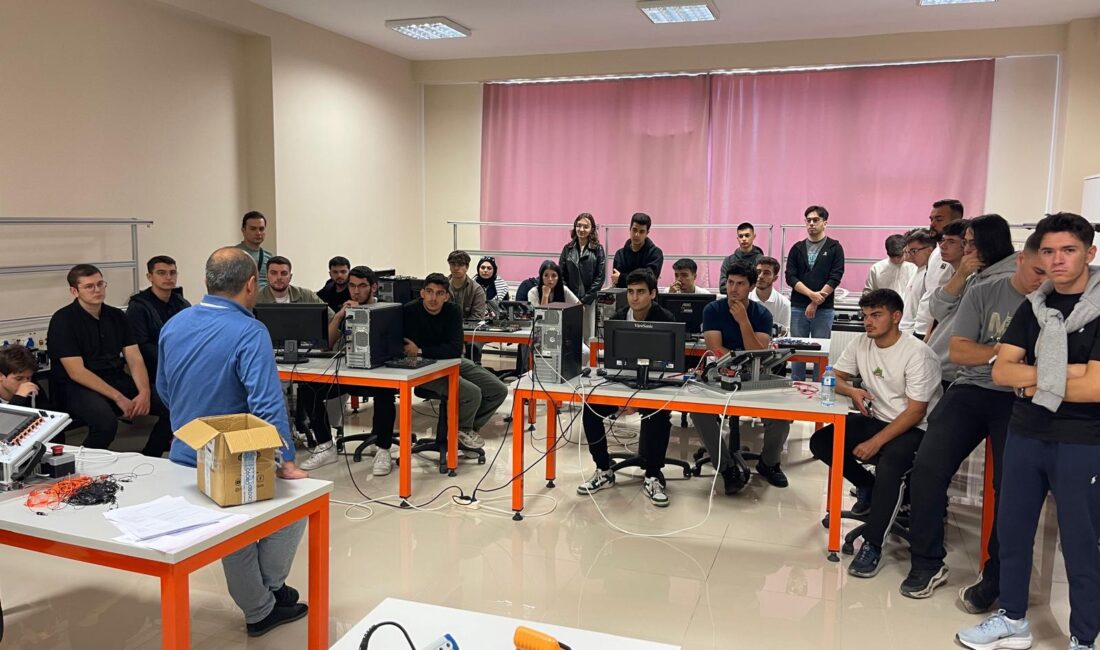 Bursa Uludağ Üniversitesi Orhangazi Yeniköy Asil Çelik Meslek Yüksekokulu’nda (OYAÇ