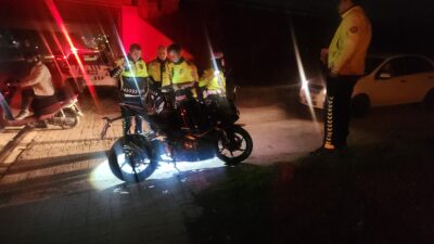 Bursa'nın Orhangazi ilçesinde meydana gelen trafik kazasında, otomobil ile aynı