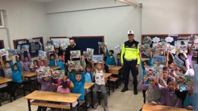 Bursa İl Jandarma Komutanlığı Trafik Jandarması ekipleri, sorumluluk alanlarındaki okullarda