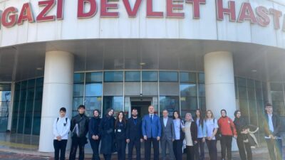Orhangazi Kaymakamı Zafer Karamehmetoğlu, Orhangazi Devlet Hastanesi’nde görev yapan stajyer