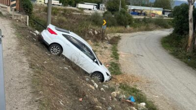 Bursa'nın Orhangazi ilçesinde İznik yolu üzerinde meydana gelen trafik kazasında,