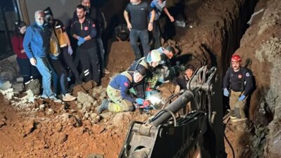 Bursa'nın Mudanya ilçesine bağlı Ülkü Mahallesi'nde meydana gelen kanalizasyon çalışması